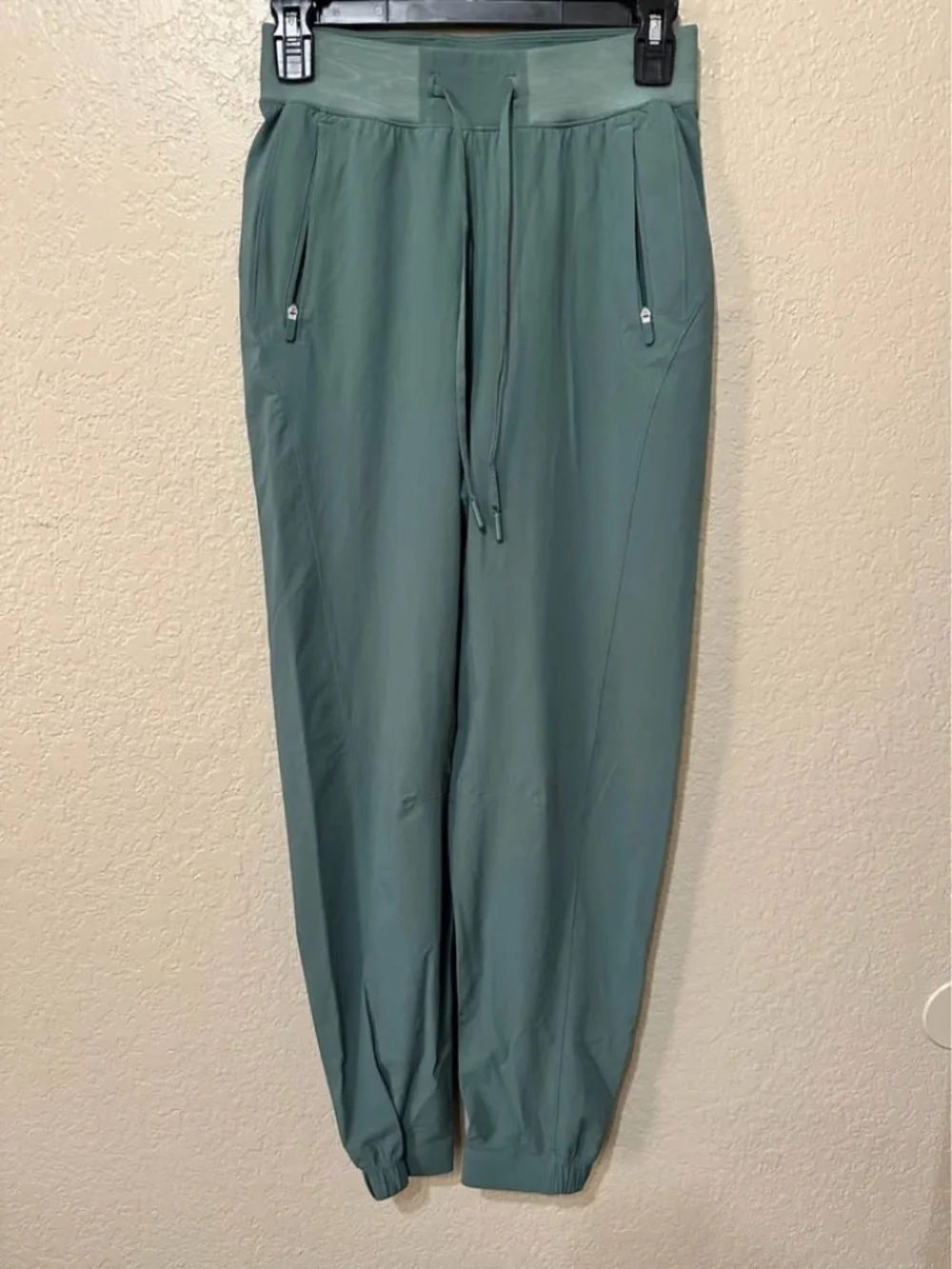 Lululemon License to Train High-Rise Pant in Medium Forest
